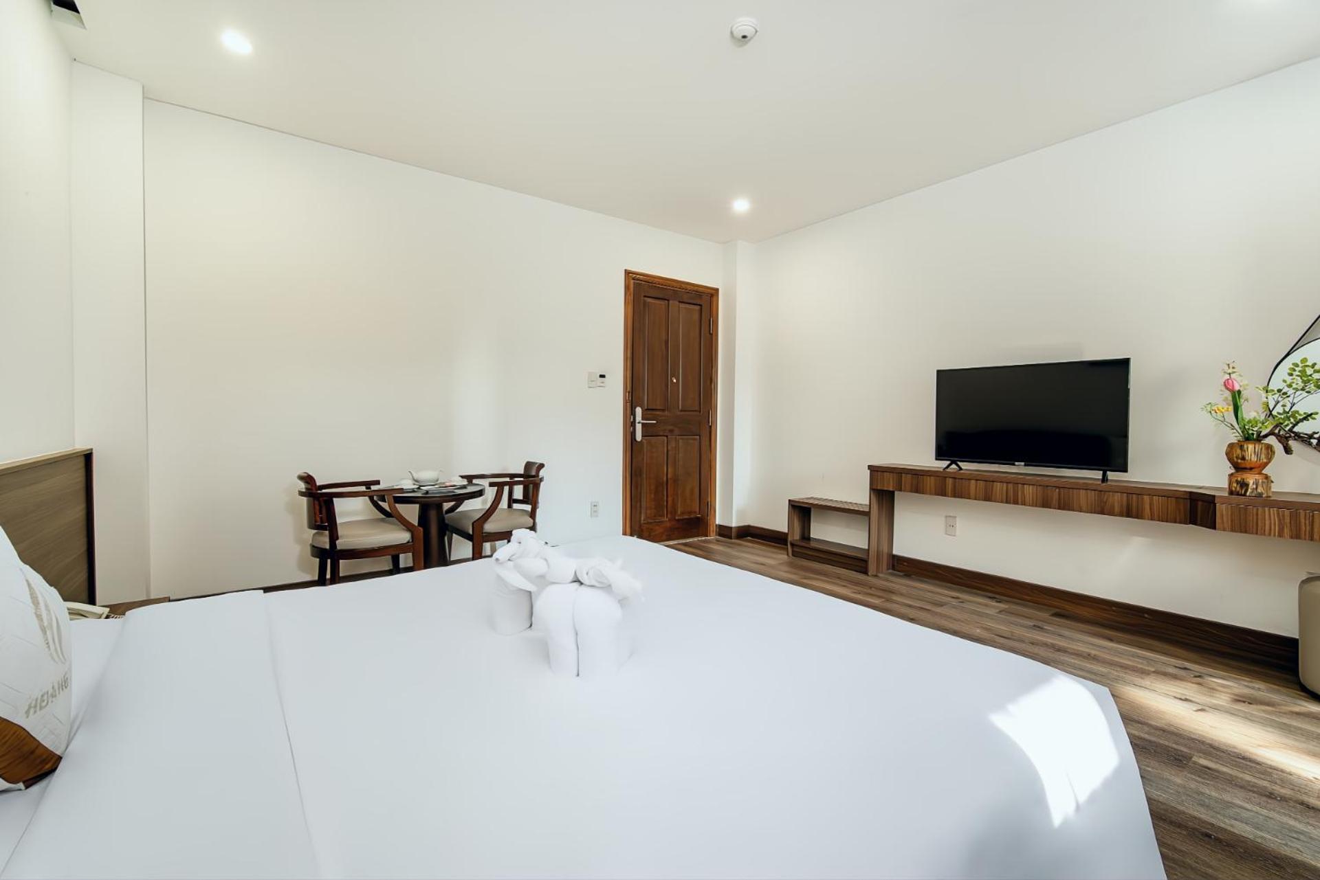 Hoang Linh Riverside Hotel Danang Exterior photo