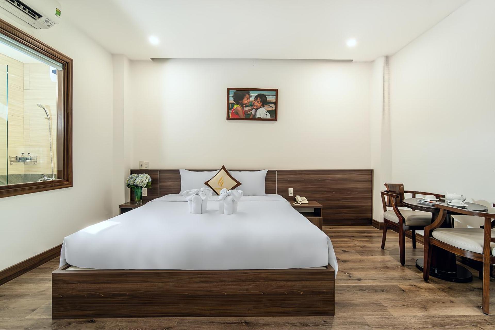 Hoang Linh Riverside Hotel Danang Exterior photo