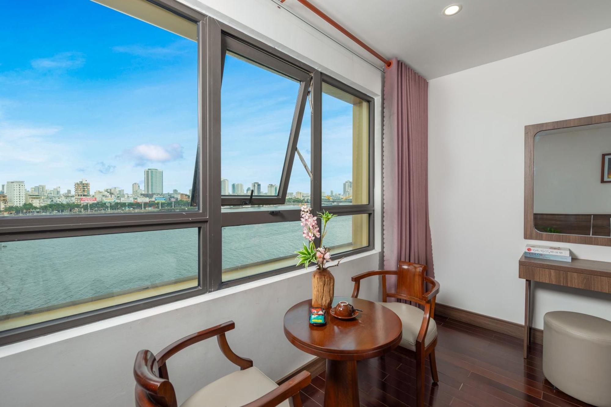 Hoang Linh Riverside Hotel Danang Exterior photo
